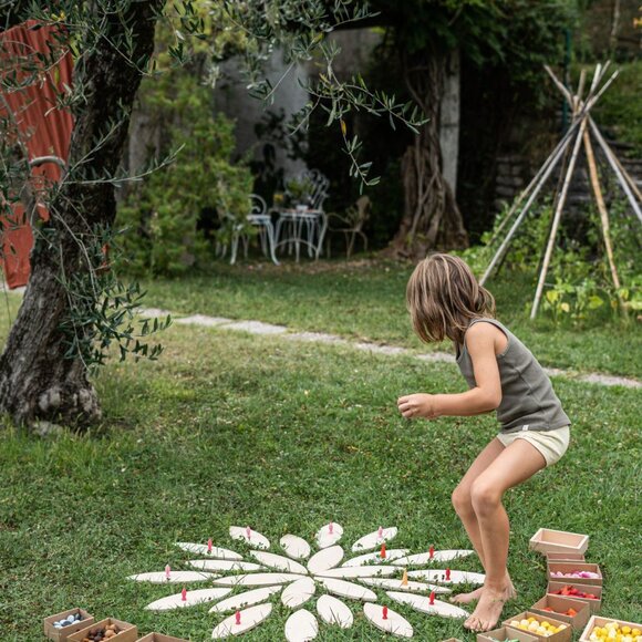 NWT Grapat Wooden Toys Large Wood Petals - 24 Pieces - Picture 6 of 6